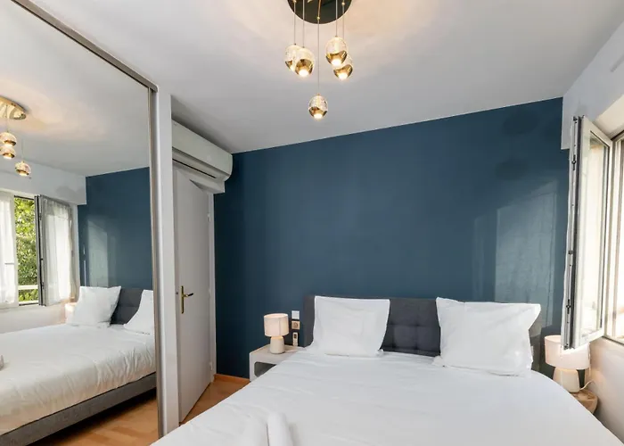 Victoria Palace Apartment